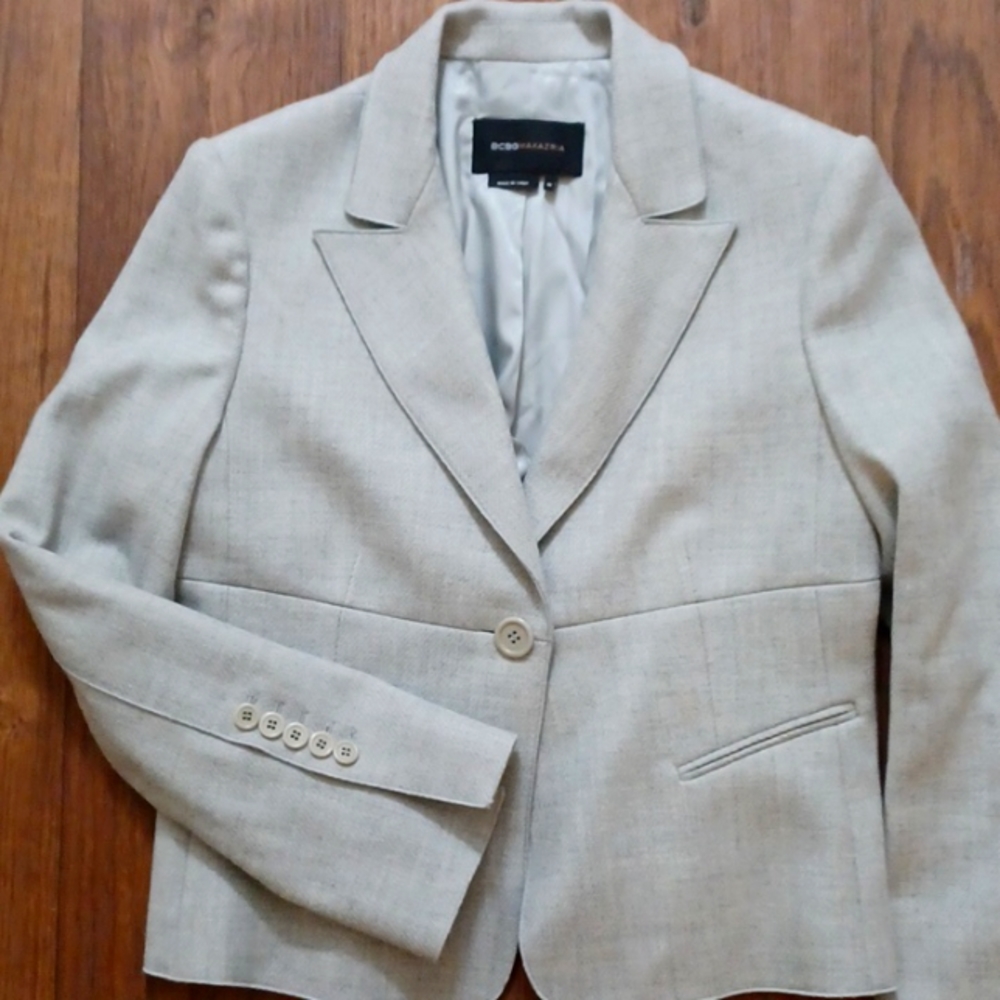 BCBG Maxazria light gray wool blazer/ size Medium - Picture 5 of 6